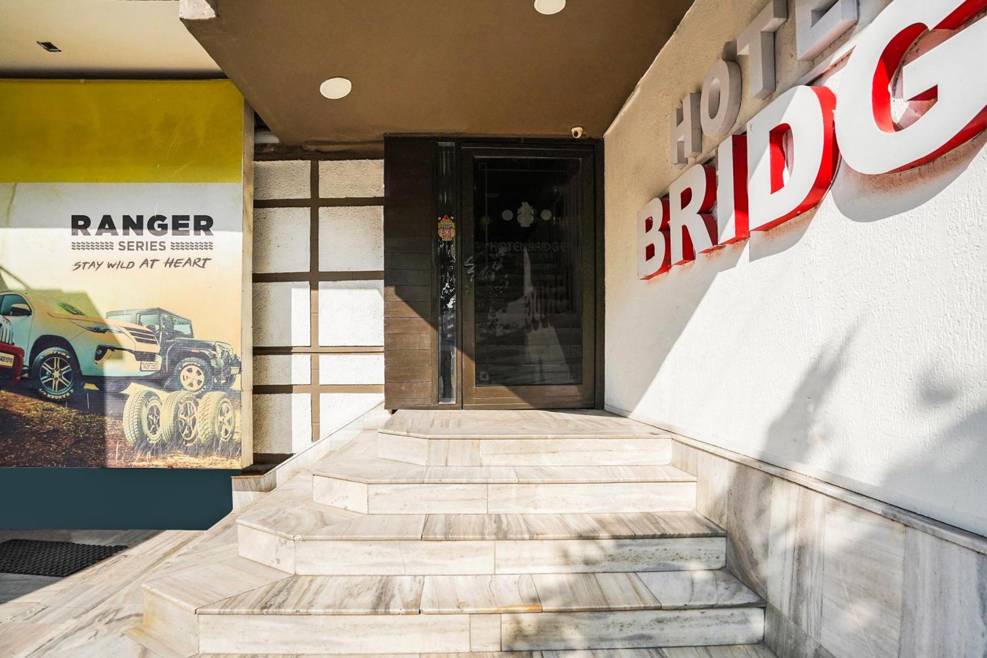 Hotel O Bridge 아흐메다바드 외부 사진