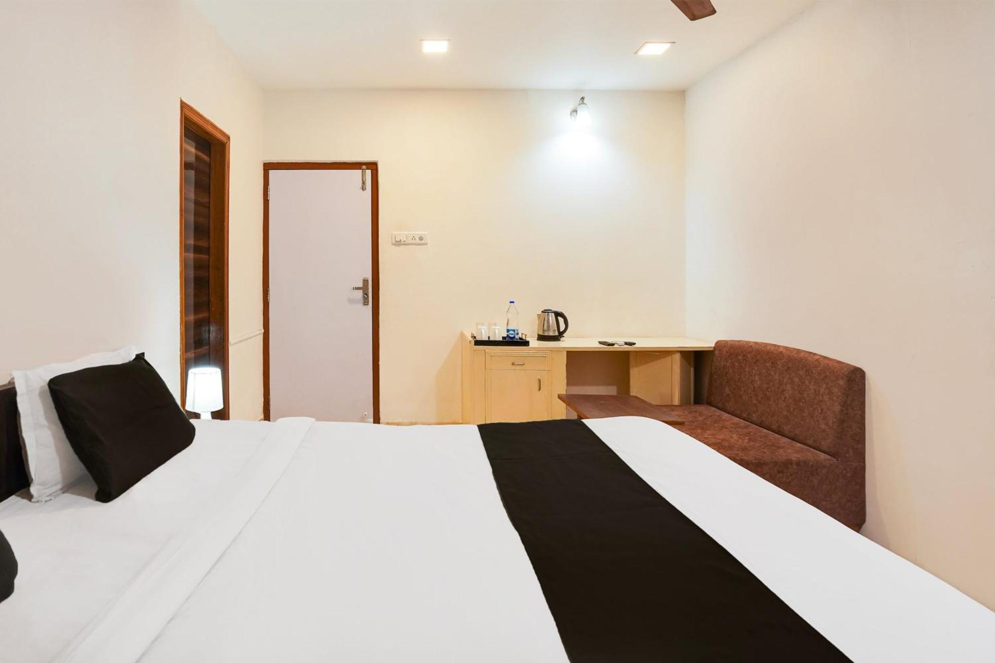 Hotel O Bridge 아흐메다바드 외부 사진